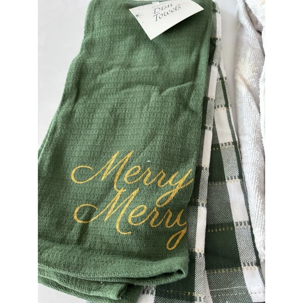 Four Seasonal Kitchen Towels.‎ Brand New 3377.